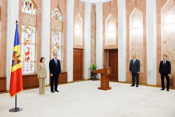 Miniștrii Claudiu Năsui și Eugen Osmochescu au depus jurământul de învestire în funcție
