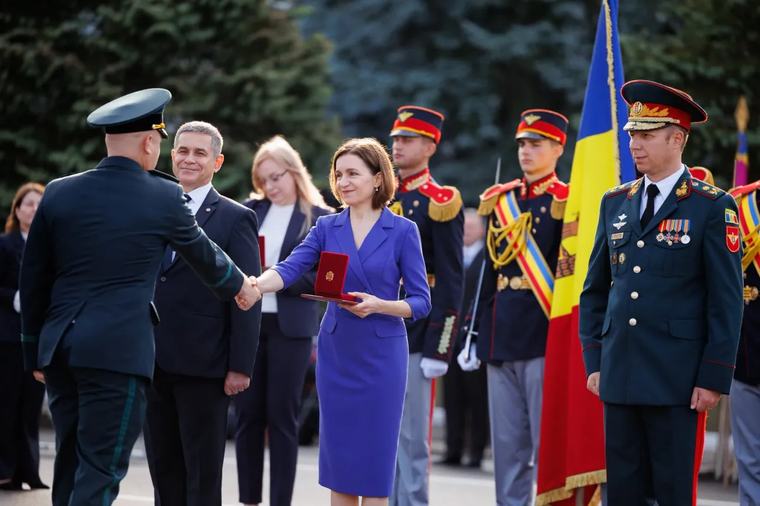 „O Moldovă pașnică are nevoie de o Moldovă capabilă să-și apere pacea” Mesajul Maiei Sandu, la 35 de ani de la crearea Armatei Naționale - FOTO