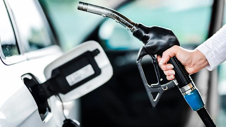 Benzina trece de 32 de lei. ANRE a anunțat noile prețuri la carburanți
