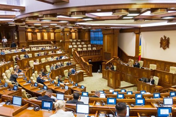 ПРЕДСЕДАТЕЛЬ ПАРЛАМЕНТА ПОЗДРАВИЛ ВОЕННОСЛУЖАЩИХ С ДНЕМ НАЦИОНАЛЬНОЙ АРМИИ