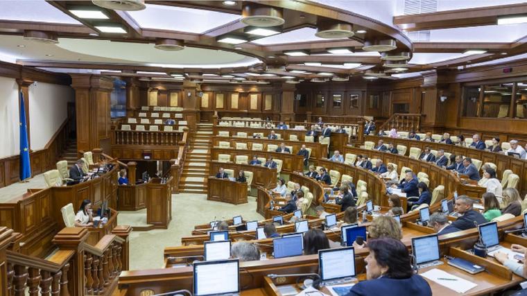 (video) Cine este deputatul care a ocupat locul Victoriei Belous în Parlament: A fost șef la unul dintre oficiile teritoriale ale Cancelariei de Stat și are o afacere