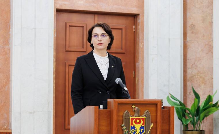 (video) Șeful adjunct de la IP Briceni, reținut pentru trafic de influență. Șefa MAI: „Erau în desfășurare și acțiuni de control din partea IGP în acel raion”