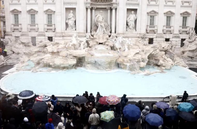 Monedele aruncate în Fontana di Trevi aduc circa 1,5 milioane de euro pe an pentru proiecte sociale